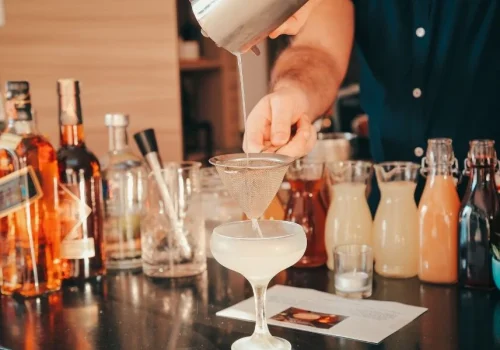 How to set up a self-serve cocktail bar for your event?